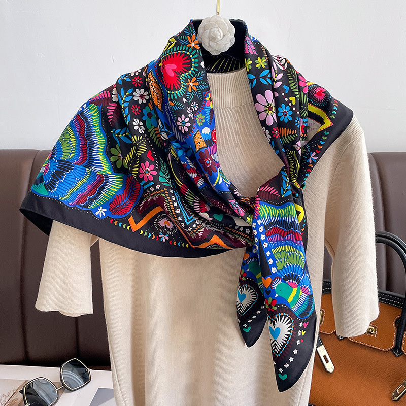 Design Twill Silk Square Scarf - Luxury Skincare Headband recension och pris