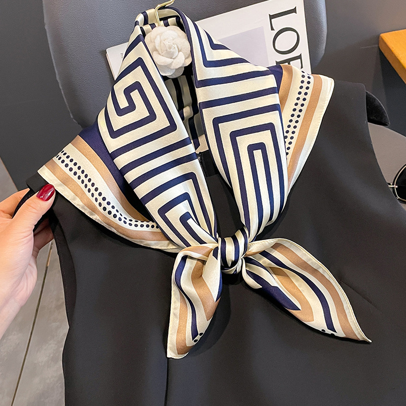 Luxury Brand Neckerchief Sprin - Luxury Skincare Headband recension och pris
